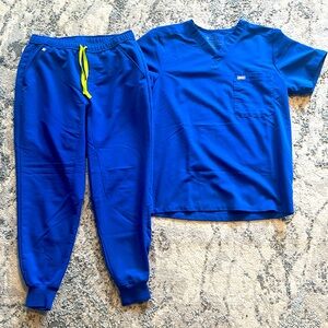 Men’s Blue FIGS scrub set